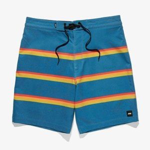 BANKS JOURNAL Board Swim Shorts Striped Blue Red Surf New Small 30 NWT Men’s S